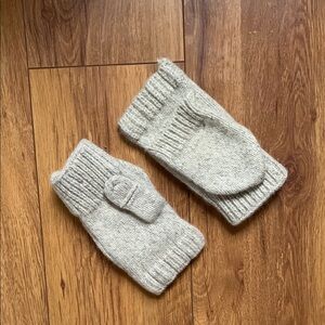 Cozy wool Gray Knit Fingerless Gloves